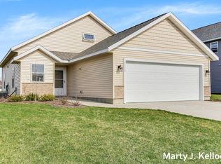 6552 Moss Lake Dr, Hudsonville, MI 49426
