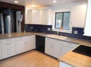 13 Flint Meadow Dr, Brookline, NH 03033
