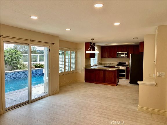 3rd image of 28732 Rancho Del Lago