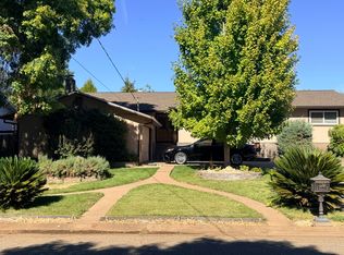 1172 Ledell Dr, Redding, CA 96002