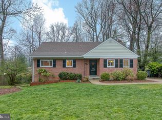 3054 Shadeland Dr, Falls Church, VA 22044