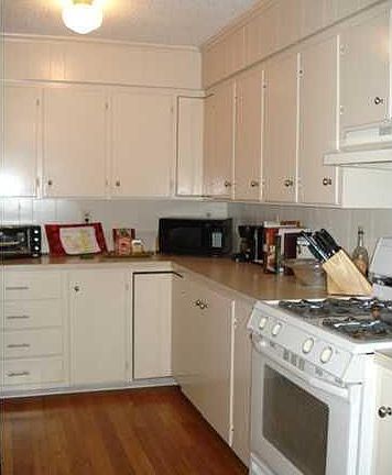 4th image of 208 N William Dr