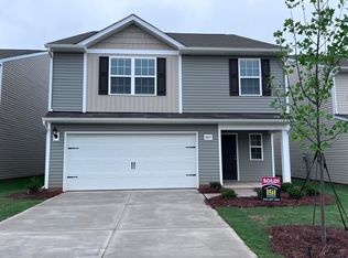 8015 Derby Woods Ln, Charlotte, NC 28214