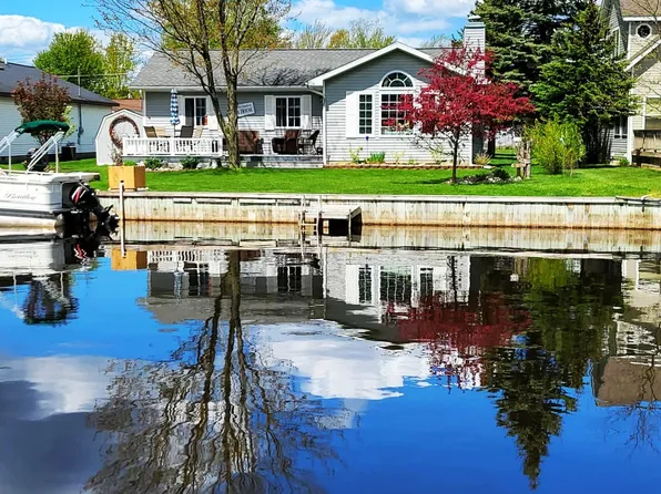 103 Tuscaroras Trl, Prudenville, MI 48651