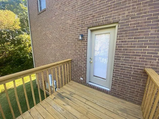 515 Dabney Dr — Photo 10