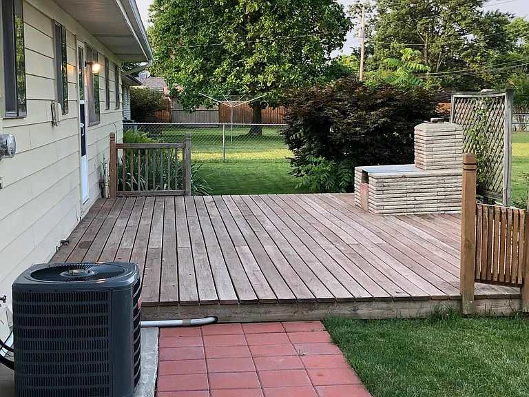 6916 Penrose Dr — Photo 18
