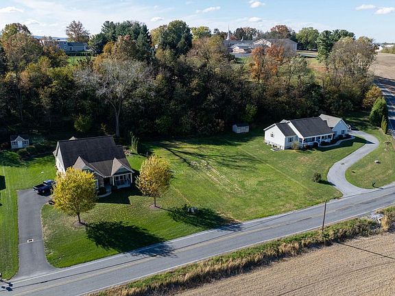 3rd image of 786 Fairview St