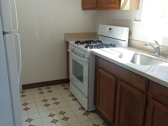 3rd image of 1463 Sacramento St APT 6
