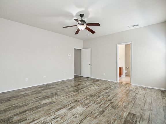 4th image of 724 Kentucky Derby Ln