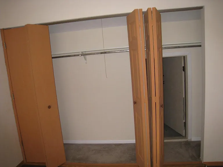 Kids Bedroom Closet