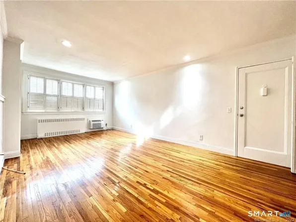 11 Bedford Ave, Norwalk, CT