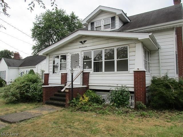 1st image of 117 W Schultz St