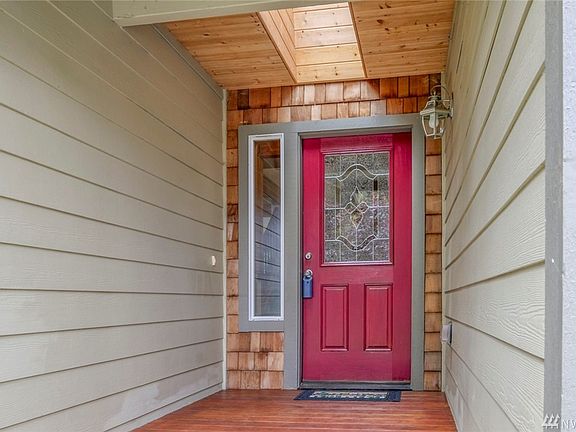 Covered entry with skylight.