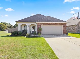 112 Saint Gall St, Youngsville, LA 70592