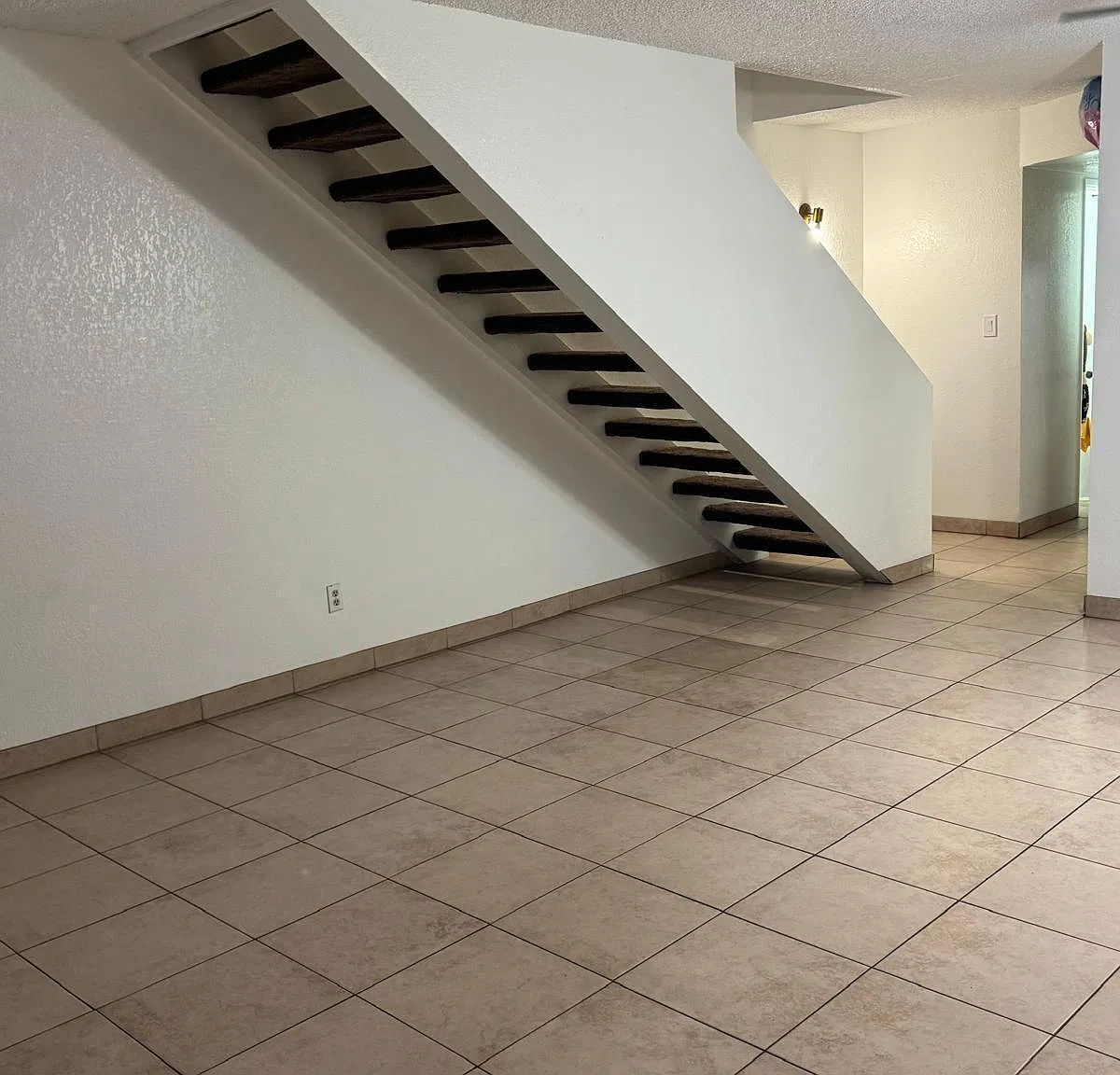 2 bed, 1.5 bath, 984 sqft, $1,700 — Photo 3
