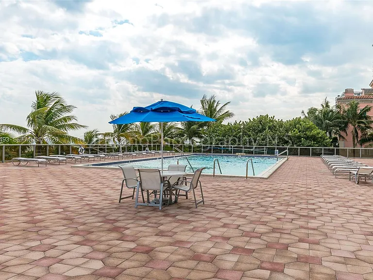 6039 Collins Ave #1206 — Photo 29