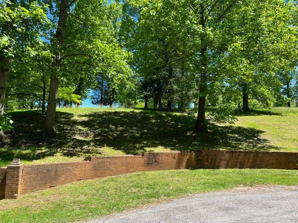 144 Dixon Dr, Hardy, VA 24101