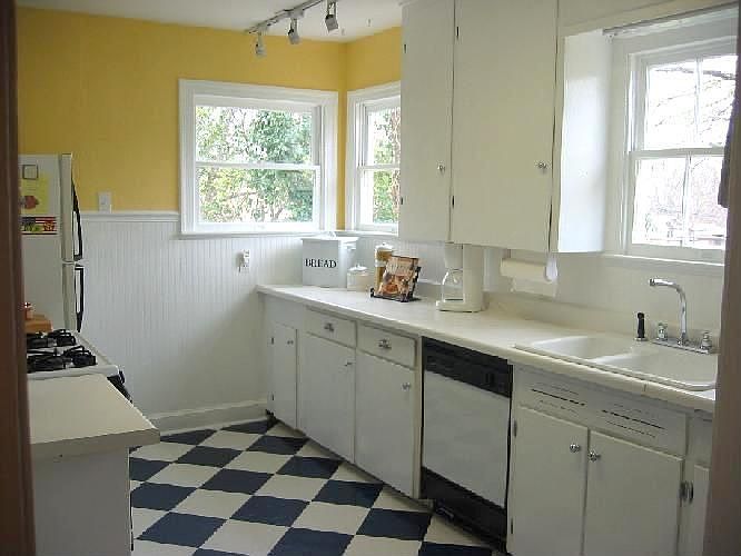 2nd image of 603 E 48th St