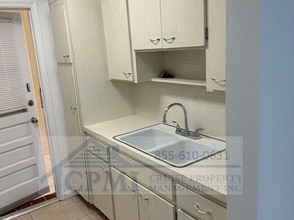 4th image of 315 S Crescent Dr #114