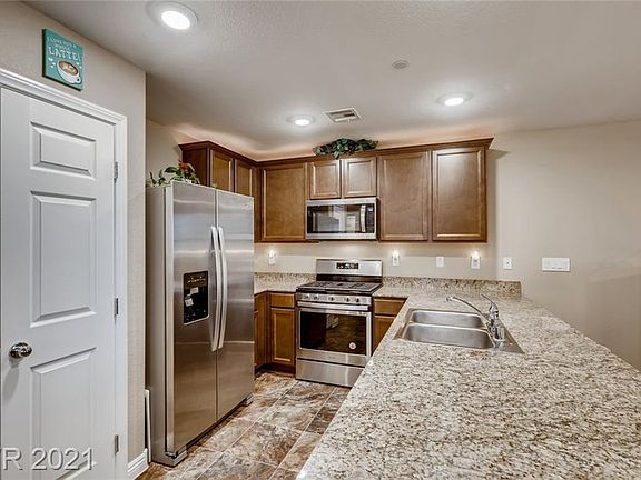 4th image of 5240 White Chalk Ave