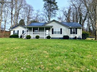 43 N Willow Brook Dr, Asheville, NC 28806