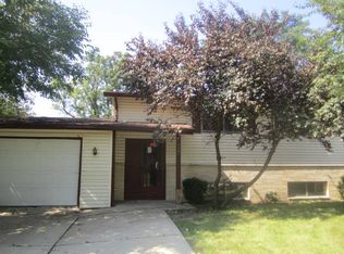 112 Timber Trl, Streamwood, IL 60107