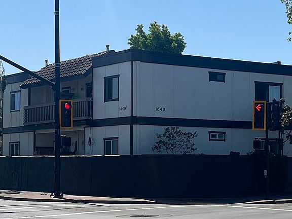 2nd image of 1640 23rd St APT 14