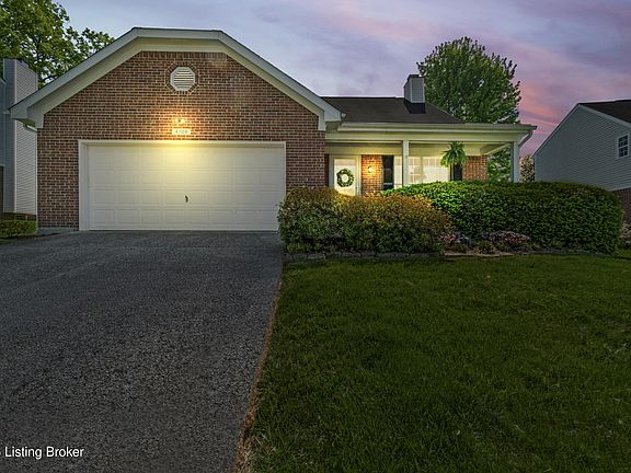 3rd image of 4706 Wooded Oak Cir