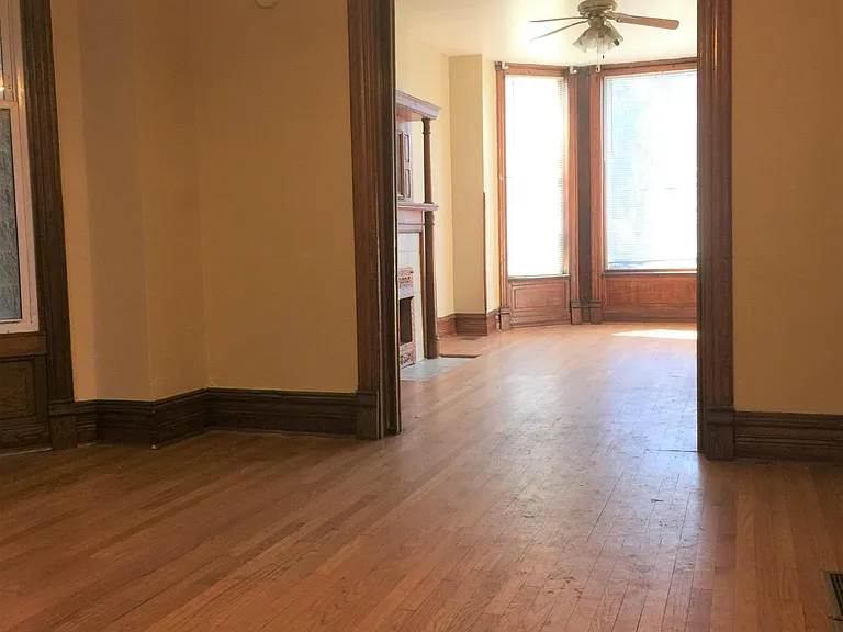 2337 N Bosworth Ave #1 — Photo 2