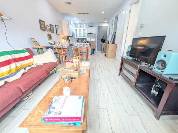 540 5th Avenue image 1 of 21