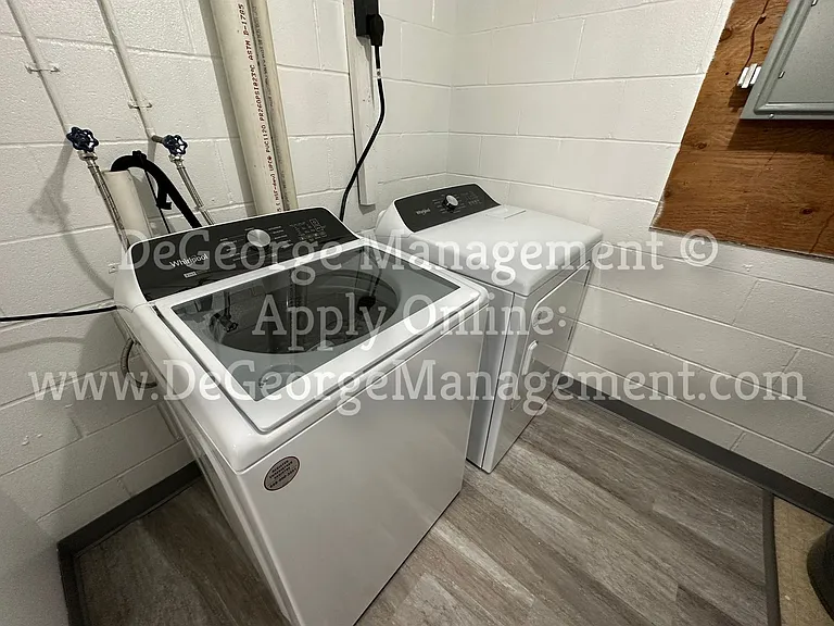 Pine Ridge Apartments — Photo 16