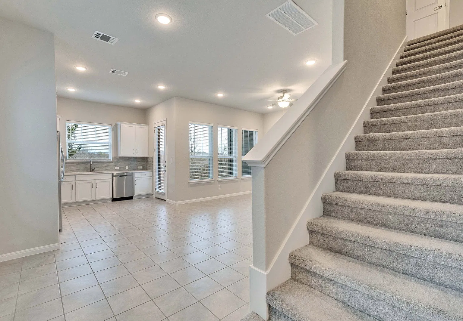 3 bed, 2.5 bath, 1615 sqft, $1,750 — Photo 1