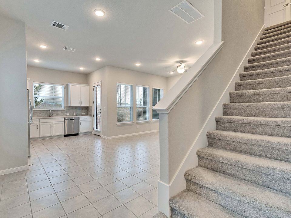 1st image of 1015 Vista View Dr #502
