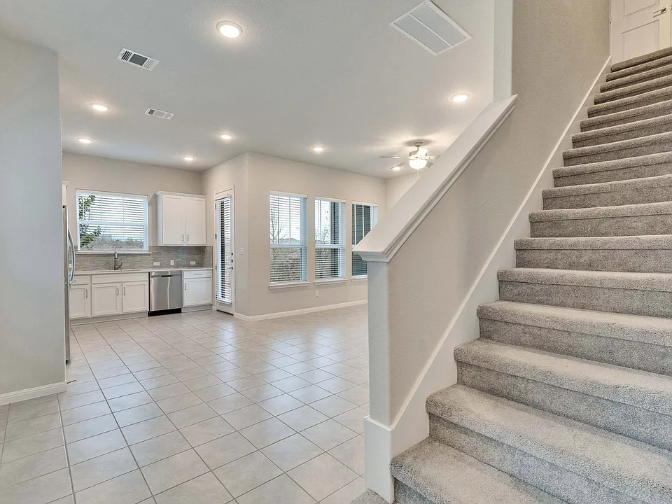 1015 Vista View Dr #502