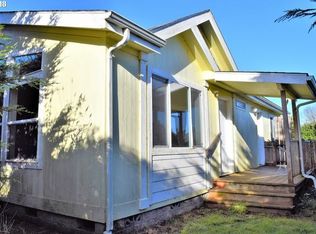 887 12th Ct SW, Bandon, OR 97411