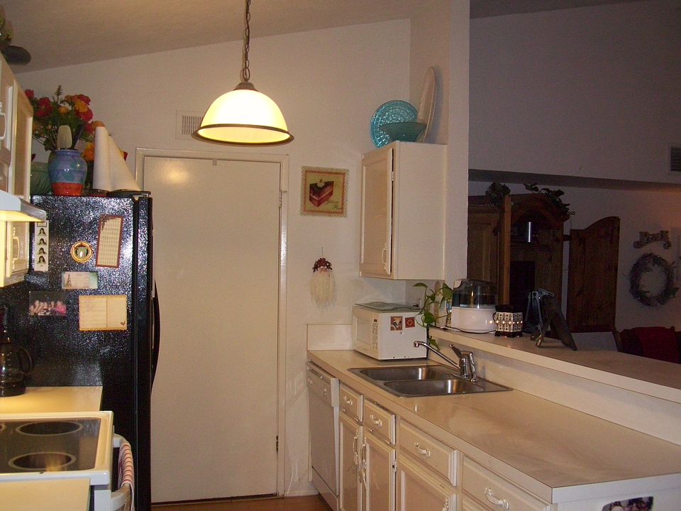 1st image of 4627 Nervin St