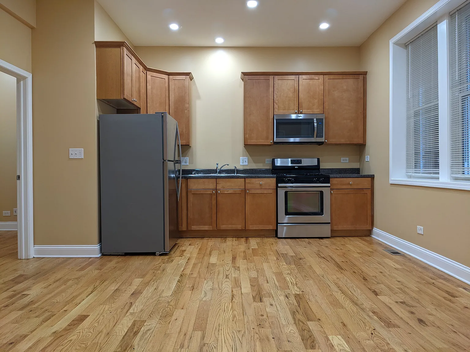 712 S. Aberdeen St — Photo 1