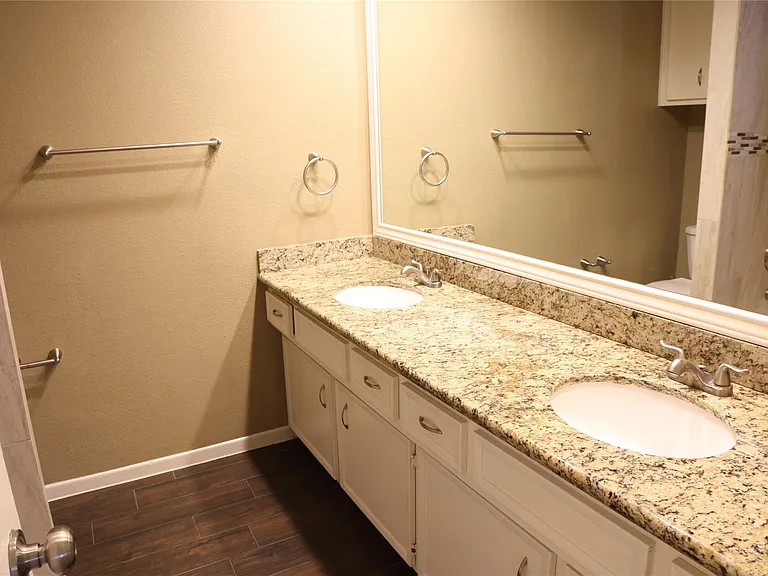 2215 Silver Falls Dr — Photo 12