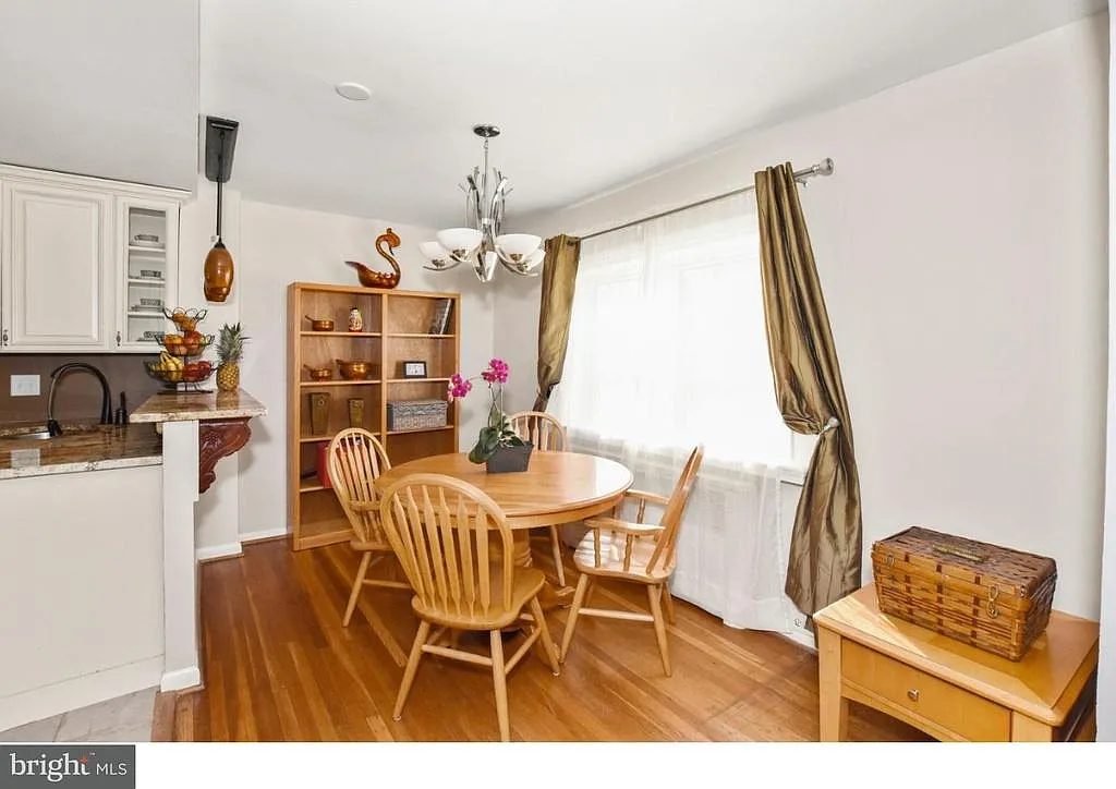 3 bed, 2.5 bath, 1738 sqft, $4,050 — Photo 4