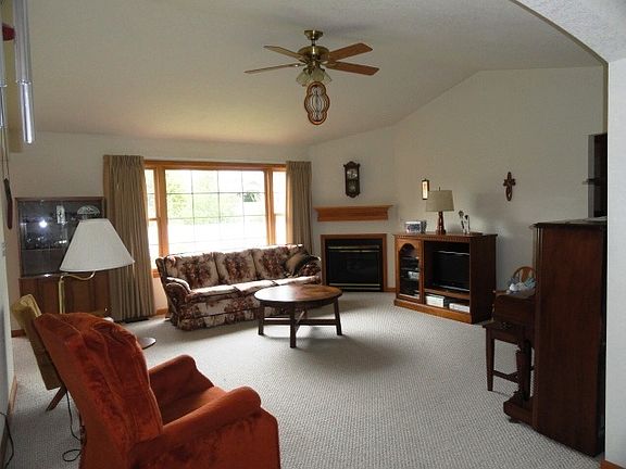 5th image of 2426 Queen Dr
