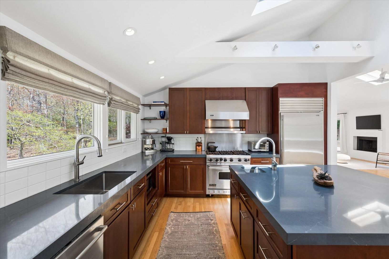  Subzero, Viking, and Bosch Appliances