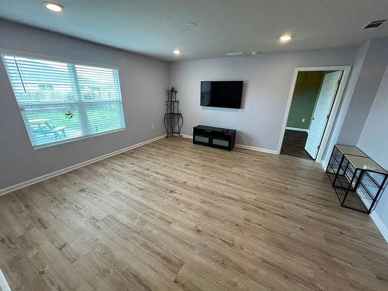 5276 Peach Dr — Photo 5