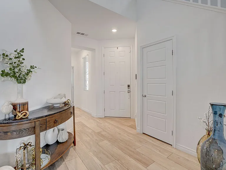 7069 Range Valley St — Photo 6
