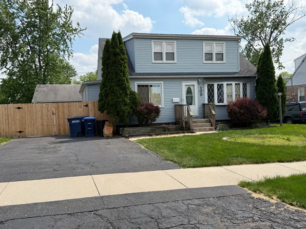 109 Village Dr, Northlake, IL 60164