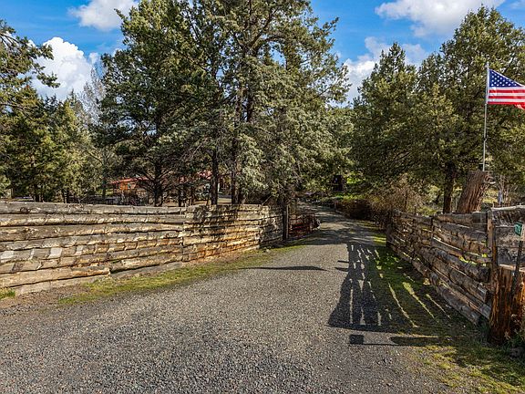 2nd image of 6792 SE Juniper Canyon Rd