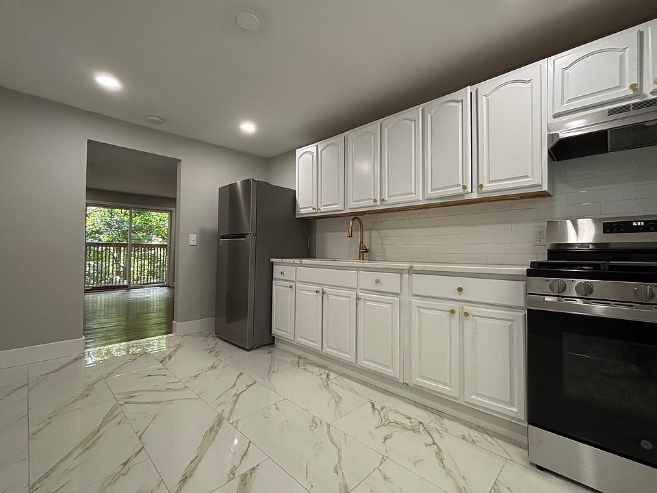 1st image of 210 Burwell St APT 5