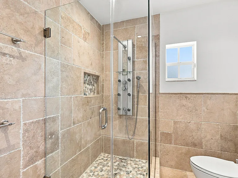 1658 Jackson St — Photo 24