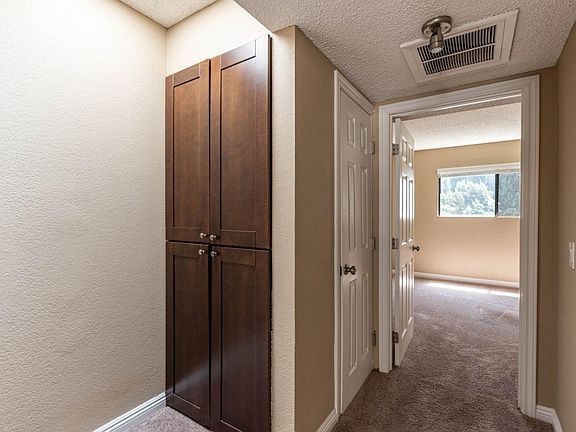 4th image of 8331 Cedros Ave #15