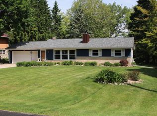 1526 Elm Ln, Grafton, WI 53024