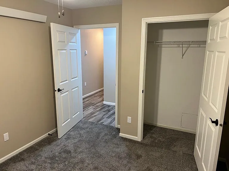 300 W Tracy Rd — Photo 5